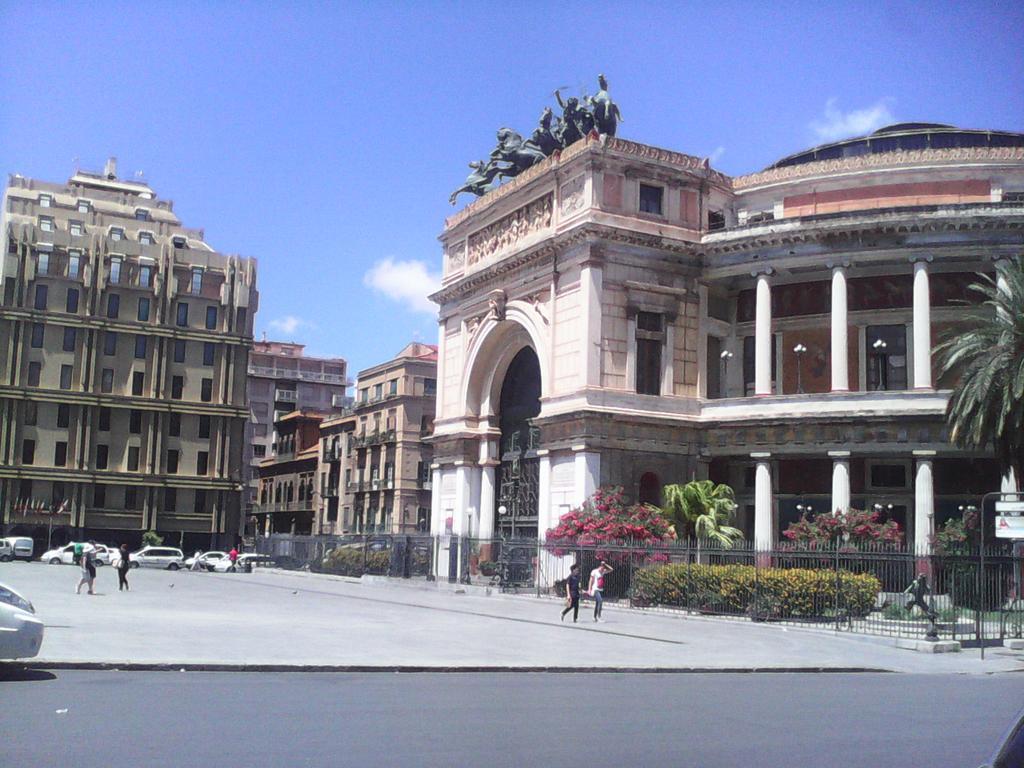 Palermo Centrale المظهر الخارجي الصورة